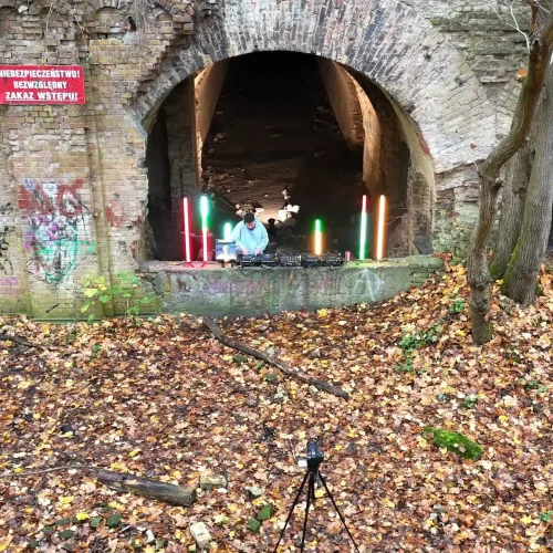 די ג'יי עומרי חיים כובש את פולין בסט מטורף!